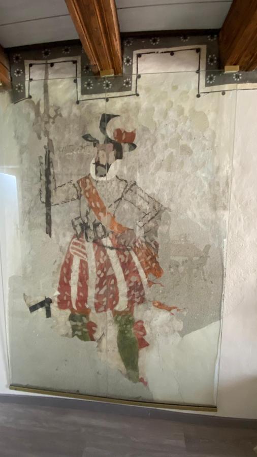 Aux Chambres Du Banneret Neuchâtel Eksteriør bilde