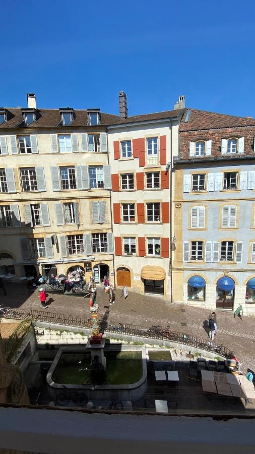 Aux Chambres Du Banneret Neuchâtel Eksteriør bilde